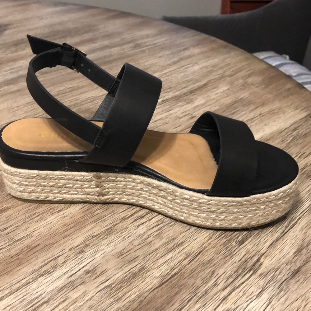 Sandals - Picture 5 of 6